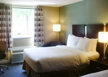 Clarion Inn Belle Vernon hotel thumbnail 8