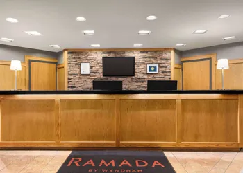 Ramada by Wyndham Alpena hotel thumbnail 2
