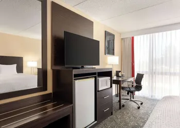 Ramada by Wyndham Alpena hotel thumbnail 5