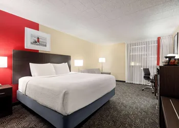 Ramada by Wyndham Alpena hotel thumbnail 8