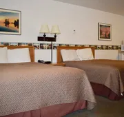 Longliner Lodge and Suites hotel detail image 4