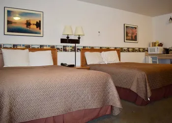 Longliner Lodge and Suites hotel thumbnail 4
