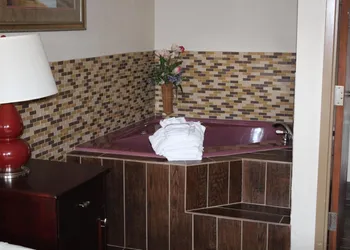 Economy Inn hotel thumbnail 7