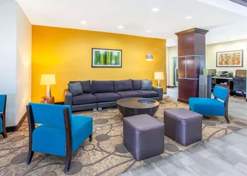 La Quinta Inn & Suites by Wyndham Gonzales TX hotel thumbnail 2