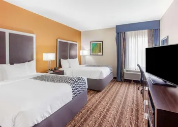 La Quinta Inn & Suites by Wyndham Gonzales TX hotel thumbnail 3