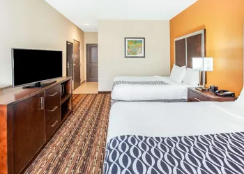 La Quinta Inn & Suites by Wyndham Gonzales TX hotel thumbnail 6