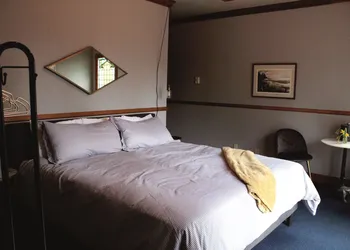 Shelburne Hotel hotel thumbnail 6