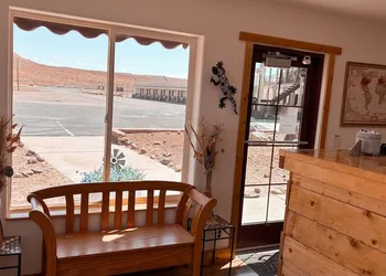 Whispering Sands Motel hotel thumbnail 3