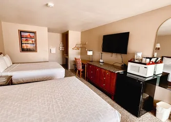 Whispering Sands Motel hotel thumbnail 8