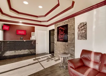 Red Roof Inn & Suites Pensacola - NAS Corry hotel thumbnail 2
