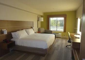 Holiday Inn Express & Suites Brentwood by IHG hotel thumbnail 4