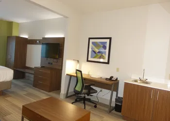 Holiday Inn Express & Suites Brentwood by IHG hotel thumbnail 6