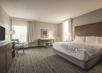 La Quinta Inn & Suites by Wyndham Kingman hotel thumbnail 6