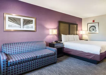 Econo Lodge Inn & Suites North Little Rock near Riverfront hotel thumbnail 8