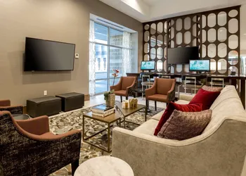 DoubleTree by Hilton Evansville hotel thumbnail 5