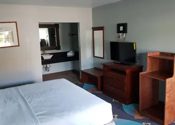 Fortuna Redwood Inn hotel thumbnail 6