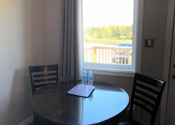 Kow's Inn hotel thumbnail 2