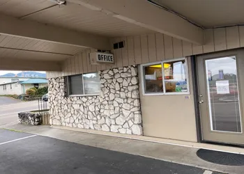 Anchor Bay Inn hotel thumbnail 2