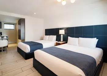 Waterside Hotel and Suites hotel thumbnail 2