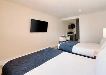 Waterside Hotel and Suites hotel thumbnail 3