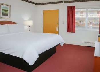 Ventura Motel hotel thumbnail 4