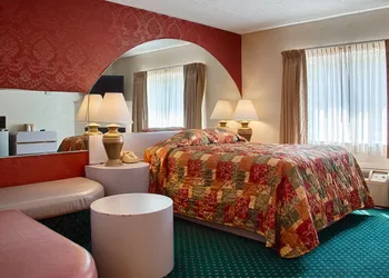 La Mirage Motor Inn hotel thumbnail 4