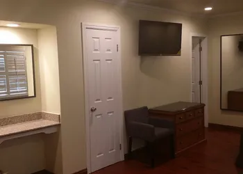 Travel Inn hotel thumbnail 5