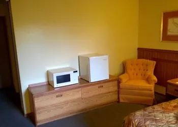 The Travelers Inn hotel thumbnail 7