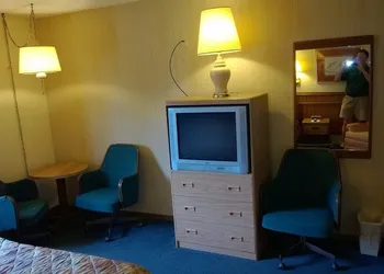The Travelers Inn hotel thumbnail 8