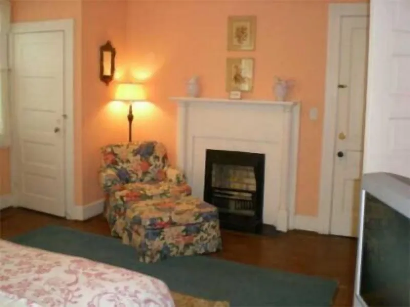 Oak Manor Inn hotel detail image 2
