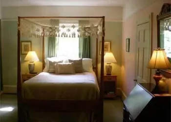 Oak Manor Inn hotel thumbnail 3