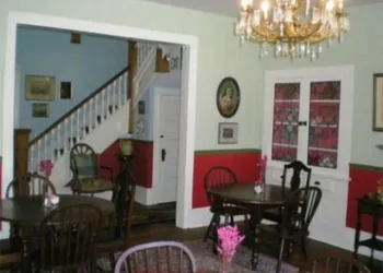 Oak Manor Inn hotel thumbnail 6