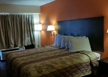 American Inn hotel thumbnail 6