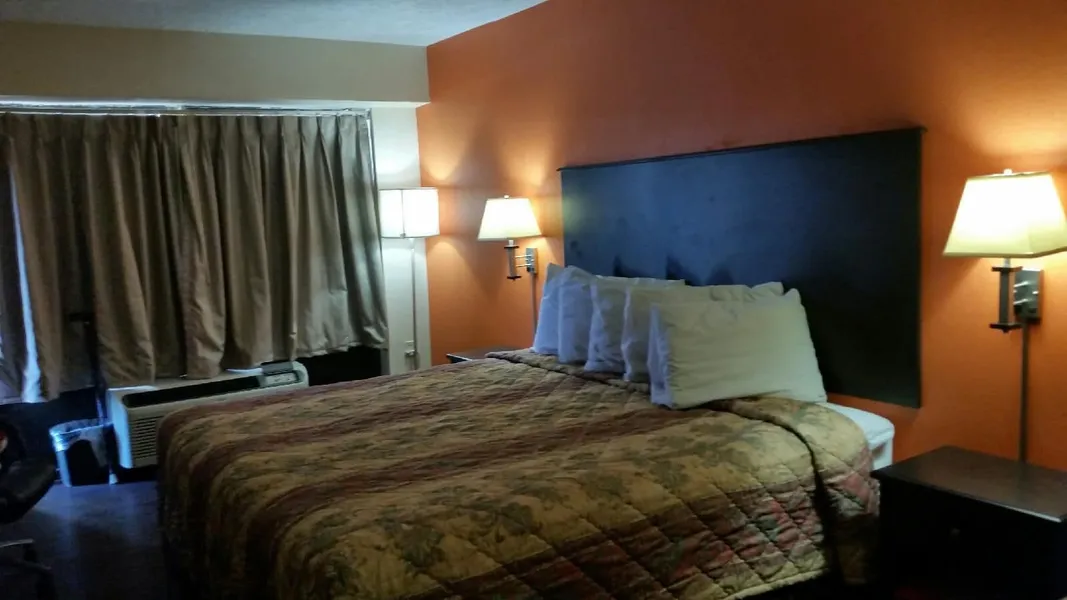American Inn hotel detail image 6