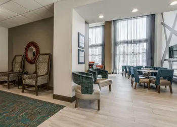 Hampton Inn & Suites North Dallas Central Expy hotel thumbnail 2