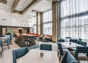 Hampton Inn & Suites North Dallas Central Expy hotel thumbnail 3