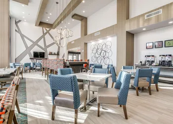 Hampton Inn & Suites North Dallas Central Expy hotel thumbnail 6