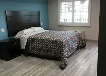 Clover motel hotel thumbnail 2