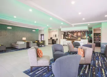 La Quinta Inn & Suites by Wyndham Cullman hotel thumbnail 3