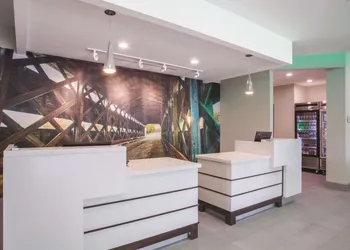 La Quinta Inn & Suites by Wyndham Cullman hotel thumbnail 4
