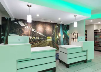 La Quinta Inn & Suites by Wyndham Cullman hotel thumbnail 5
