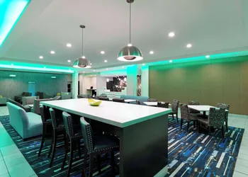 La Quinta Inn & Suites by Wyndham Cullman hotel thumbnail 7
