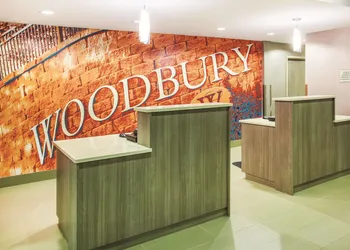 La Quinta Inn & Suites by Wyndham St. Paul-Woodbury hotel thumbnail 2