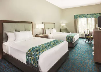 La Quinta Inn & Suites by Wyndham St. Paul-Woodbury hotel thumbnail 8