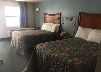 Sunset Inn hotel thumbnail 2