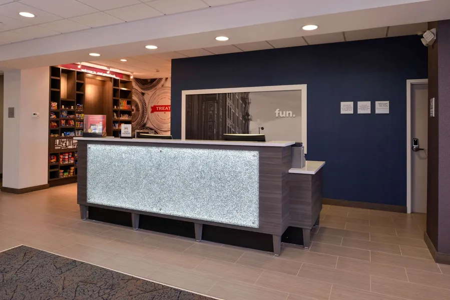 Hampton Inn & Suites Albany-East Greenbush hotel detail image 2