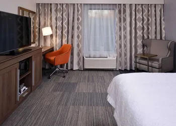 Hampton Inn & Suites Albany-East Greenbush hotel thumbnail 3
