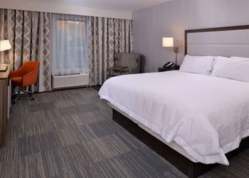 Hampton Inn & Suites Albany-East Greenbush hotel thumbnail 4