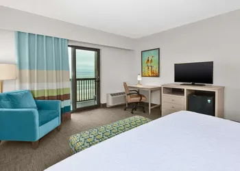 Hampton Inn & Suites Carolina Beach Oceanfront hotel thumbnail 6