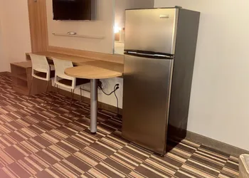 Permian Studio Apartments hotel thumbnail 6